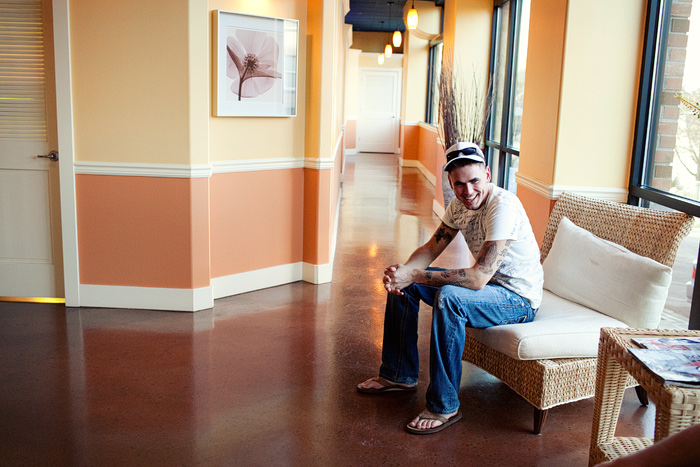 Waiting for a friend at Desert Sun Tanning.