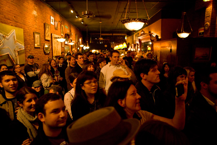 Hecklers in the crowd played a crucial role in the debate.