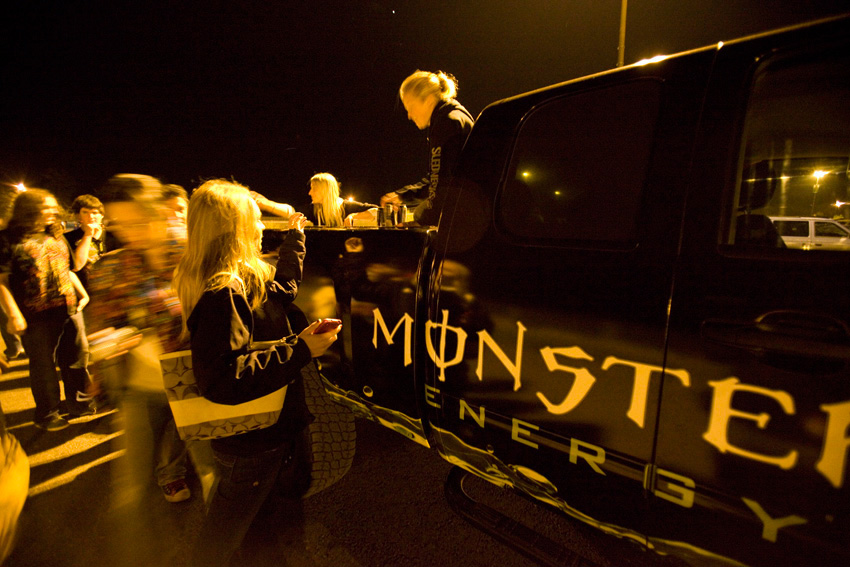 Monster Energy Girls Amy Kuniholm and Mandy Stewart hand out free samples of Monster.