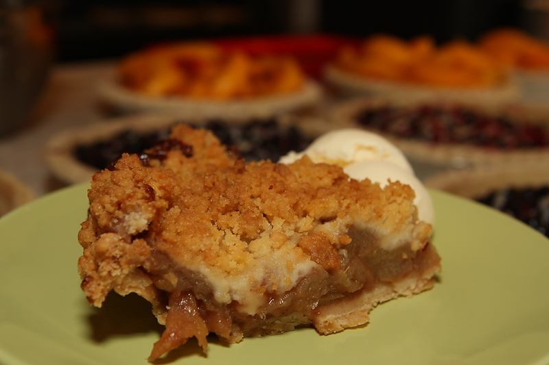 SEATTLE, WA FRIDAY AUGUST 21, 2009 Seattle Pie Company in Magnolia. (Photo by Kevin P. Casey)