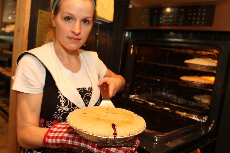 SEATTLE, WA FRIDAY AUGUST 21, 2009 Seattle Pie Company in Magnolia. (Photo by Kevin P. Casey)