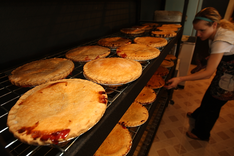 SEATTLE, WA FRIDAY AUGUST 21, 2009 Seattle Pie Company in Magnolia. (Photo by Kevin P. Casey)