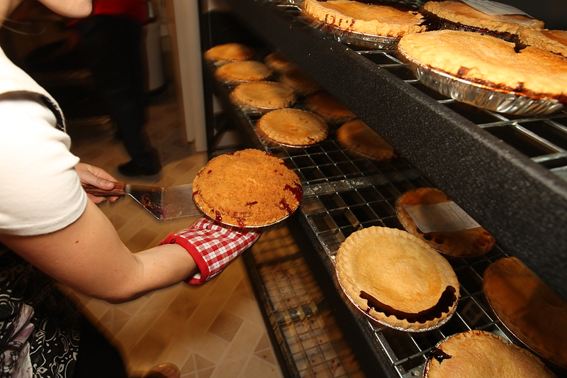 SEATTLE, WA FRIDAY AUGUST 21, 2009 Seattle Pie Company in Magnolia. (Photo by Kevin P. Casey)