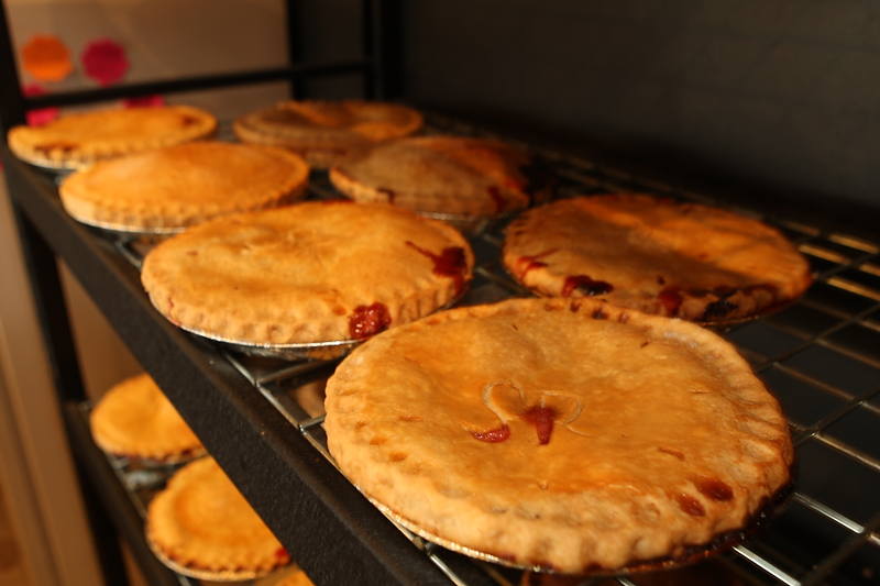 SEATTLE, WA FRIDAY AUGUST 21, 2009 Seattle Pie Company in Magnolia. (Photo by Kevin P. Casey)