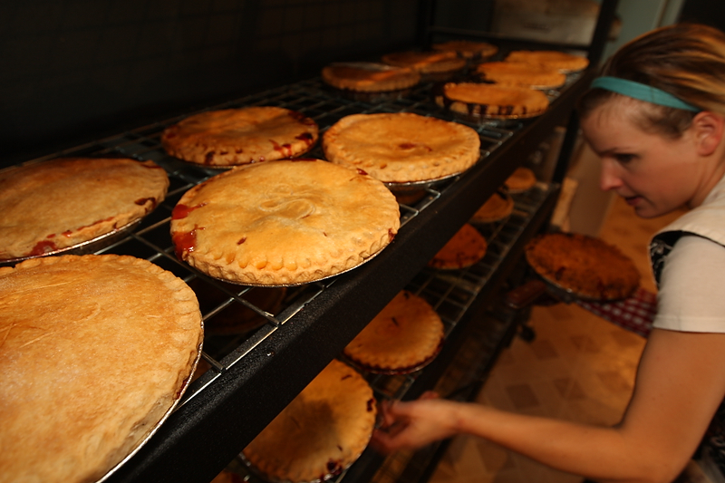 SEATTLE, WA FRIDAY AUGUST 21, 2009 Seattle Pie Company in Magnolia. (Photo by Kevin P. Casey)