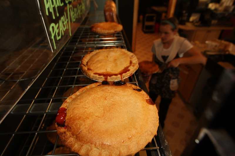 SEATTLE, WA FRIDAY AUGUST 21, 2009 Seattle Pie Company in Magnolia. (Photo by Kevin P. Casey)