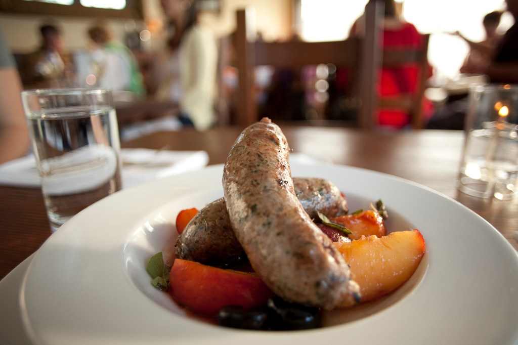 The pairing of the lamb with quickly sauteed fresh nectarines, plums, apricots, and--just to keep things interesting--black olives was brilliant.