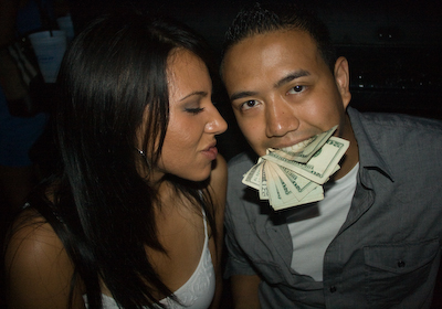 Vodka shots, dancing at Venom, and 3 a.m. noodles in the ID: