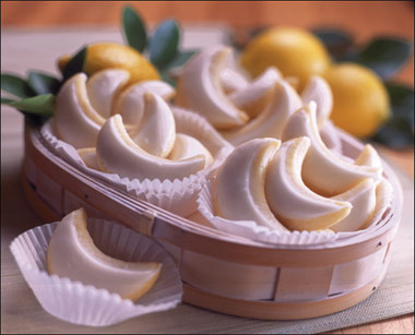 Best Place to Eat When You're Lost in Bellevue: Big crowds, huge portions, a festive atmosphere: family-style Italian chains just seem to deliver what people want. On the west side of the lake, Buca di Beppo often fills that bill. When you're out in the Wild East, Maggiano's is the favored stop. No problem if you get hopelessly lost again trying to find your way home after the meal; you'll have plenty of leftovers with you. 10455 N.E. Eighth St., 425-519-6476, maggianos.com.