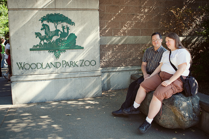 Mike & Melissa wait for the Zoo to open outside the south entrance.
