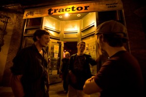 The last time Lemonheads frontman Evan Dando was scheduled to play The Tractor, he didn't show up.