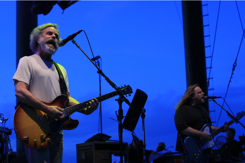 The Dead'sBob Weir and Warren Haynes playing The Gorge on May 16.