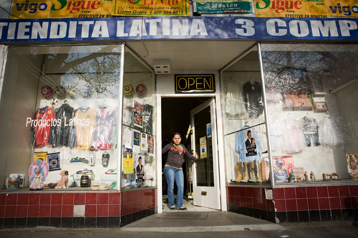 rasel from Tiendita Latina - 3 Compas.