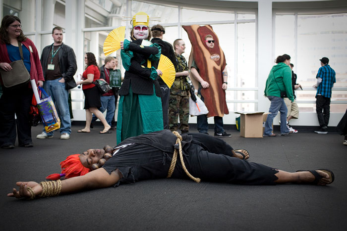 Laura, dressed as a Kiyoshi warrior from Avatar, slayed Akuma from Street Fighter.