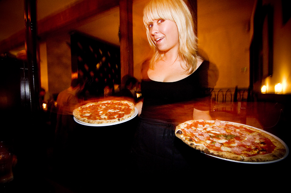 Via Tribunali Antica Pizzeria.