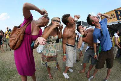 Austin City Limits 2008: Real Texans know Lone Star tastes better out the side of the can.