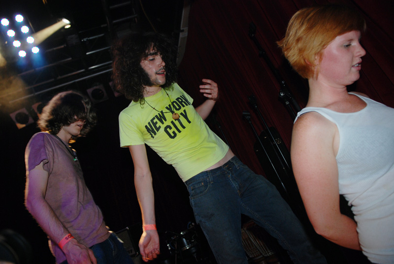 TE, ready for stage dismount.