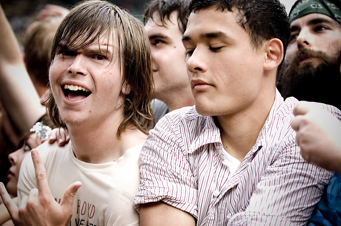 The Offspring at Bumbershoot: Some Things Never Change: Fans rock out during The Offspring's Bumbershoot '08 set.