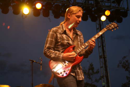 The husband and wife played a rare show in the same band,