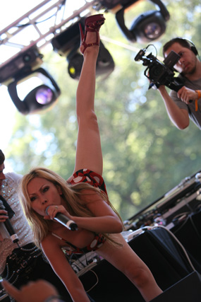 Perry's wife, Etty Lau Farrell.