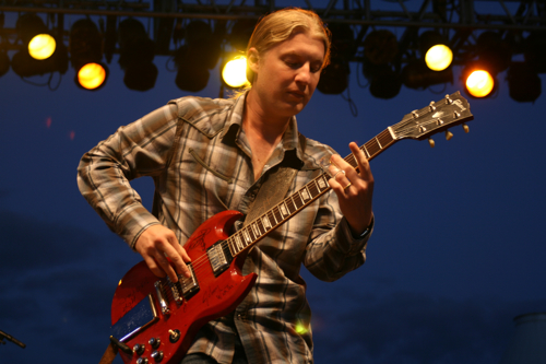 The husband and wife played a rare show in the same band,