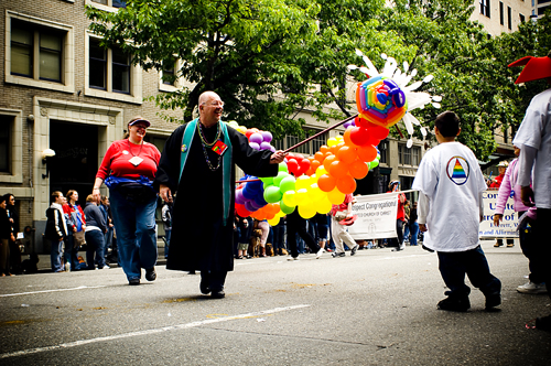 Bears, Obama fans, Sisters, and others turned out for Seattle's Pride Parade,