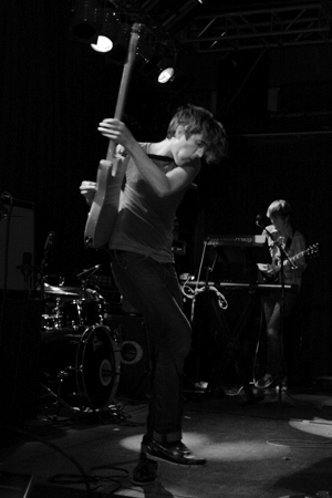 Keith Murray steps away from his mic stand to jam.