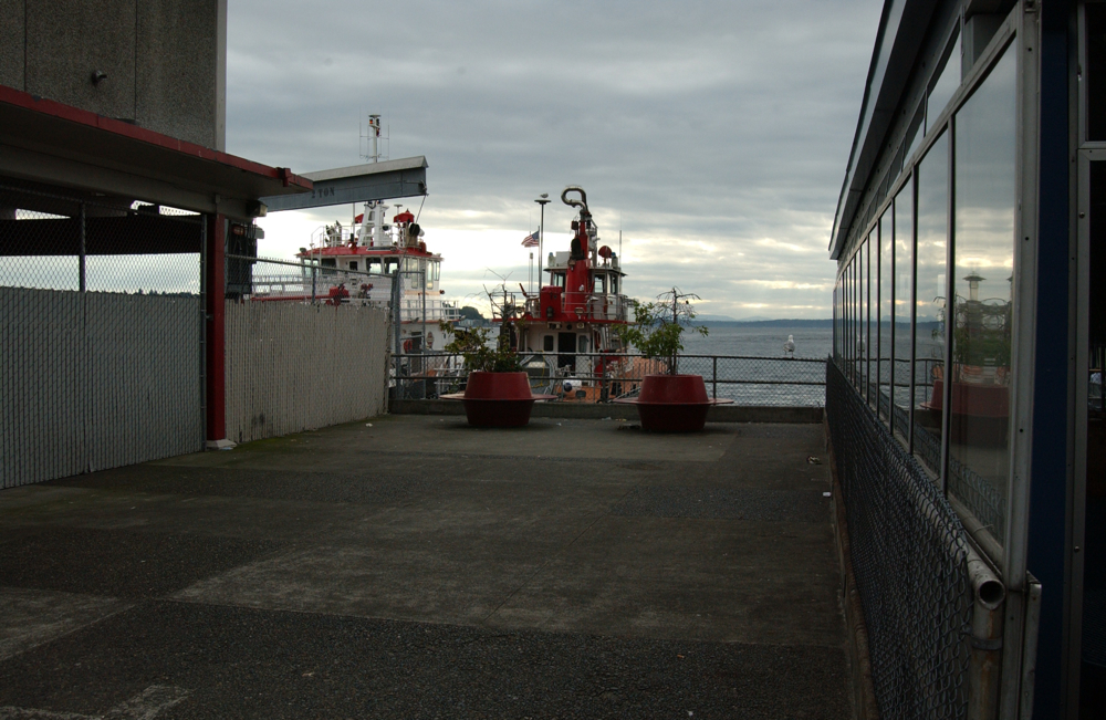 Just north, Fire Station No. 5 offers a neat little viewpoint easily mistaken for a parking strip, provided you are a firefighter.