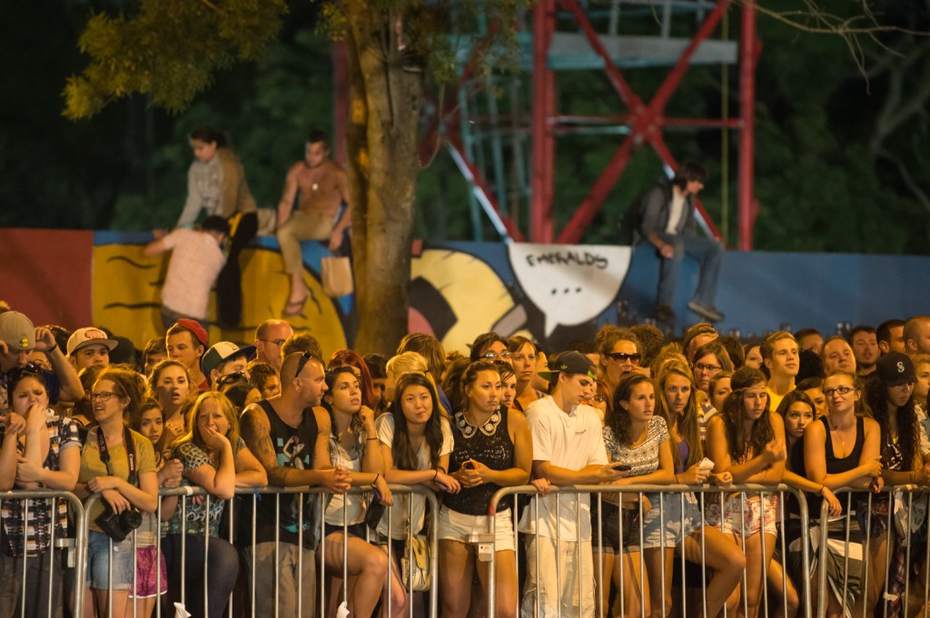 Contrary to the rumors that shooting would commence at 8, filming didn't start until about 11:30PM/