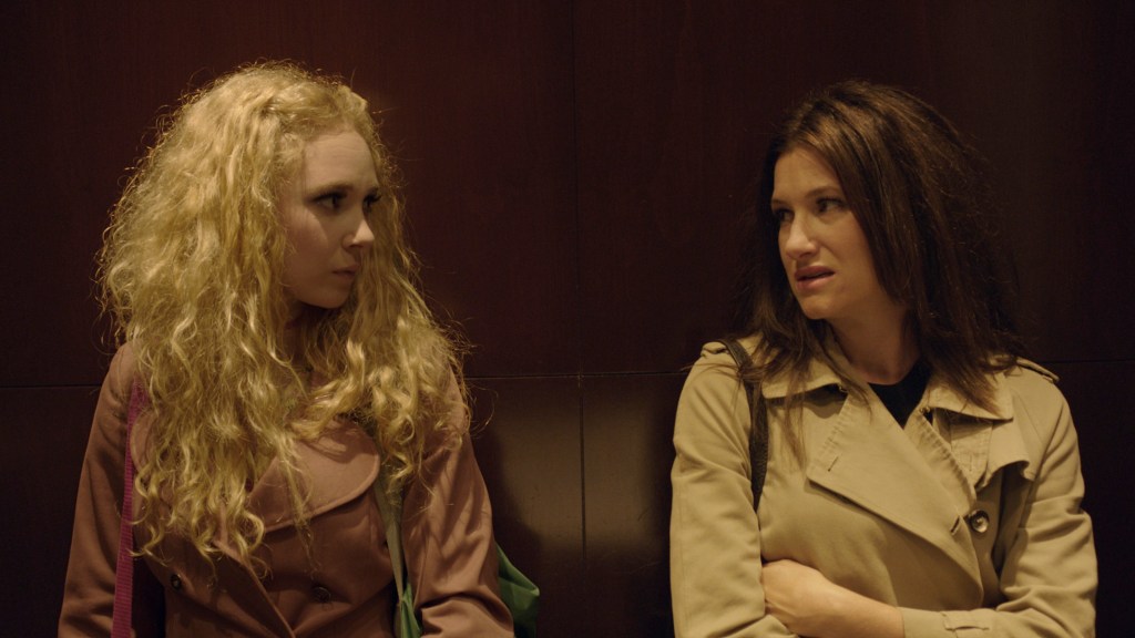 Temple (left) and Hahn as mismatched housemates.