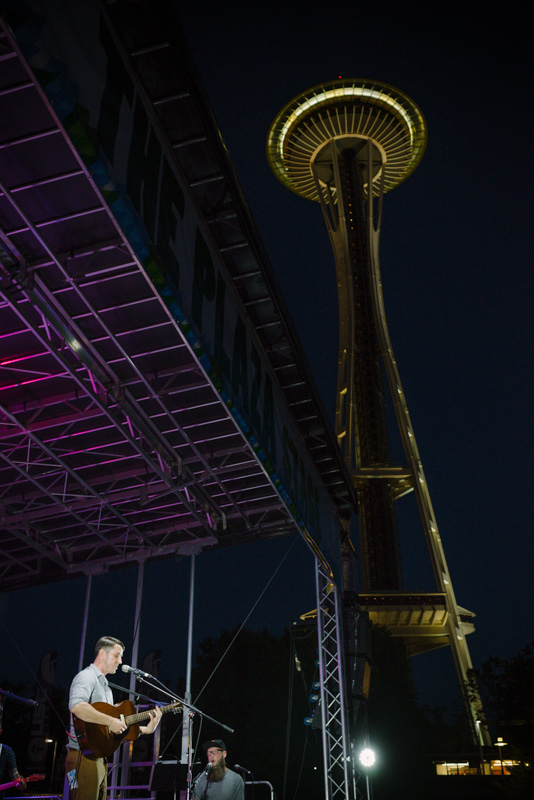 A freshly shaven Kris Orlowski serenaded his hometown landmark with a beautifully inspiring set at dusk.