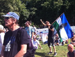 When I wandered into Cascadia ‘10’s opening set at Bumbershoot this morning,