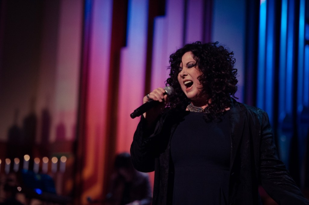 A sold out Benaroya Hall welcomed Seattle’s very own Ann and Nancy