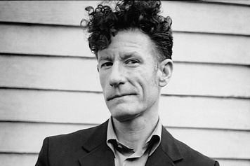 Lyle Lovett plays Chateau St. Michelle on Friday.