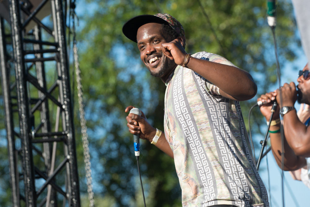 The Physics brought a sexy, sultry vibe to the afternoon festivities with a big crowd shaking their booties.