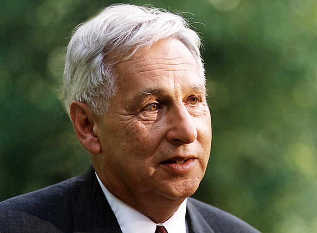 Paul Schell in 1999, at the dawn of a difficult mayoral term. Seattle Municipal Archives