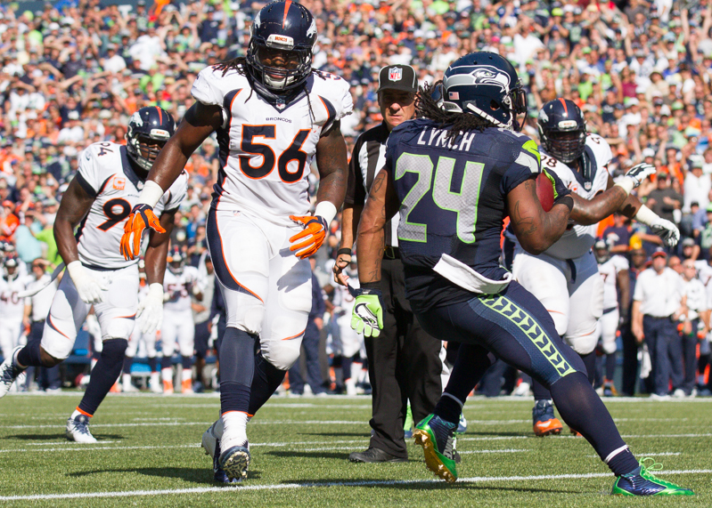 Lynch waltzes into the end zone in the second quarter to put Seattle up 17-3.