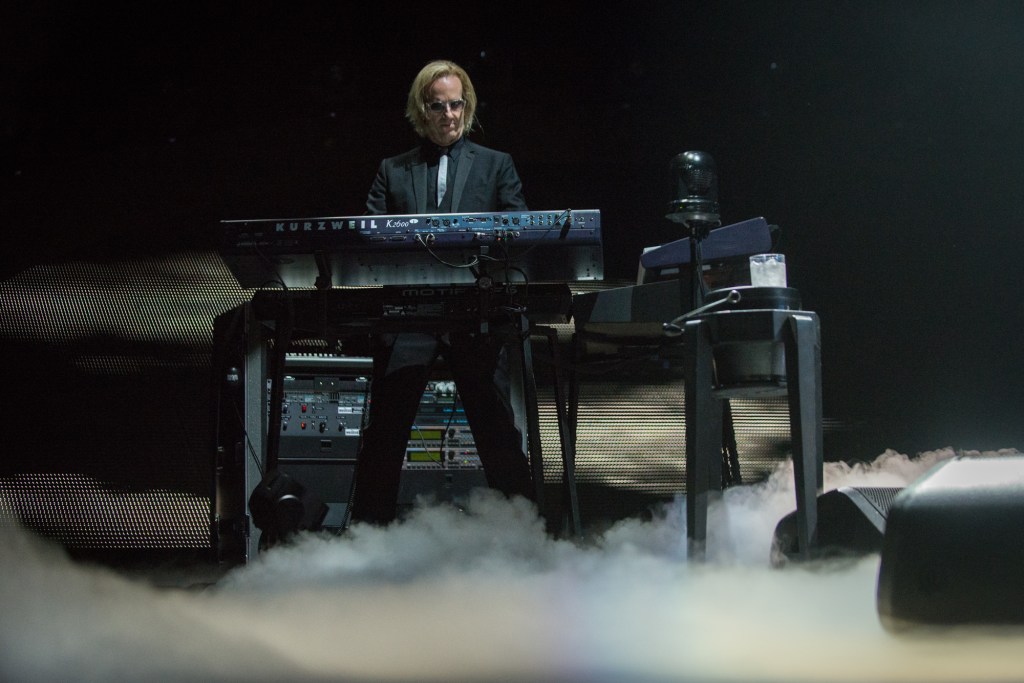 Elton John was as classy as ever stopping after each song to happily engage the fans and throw a smile.