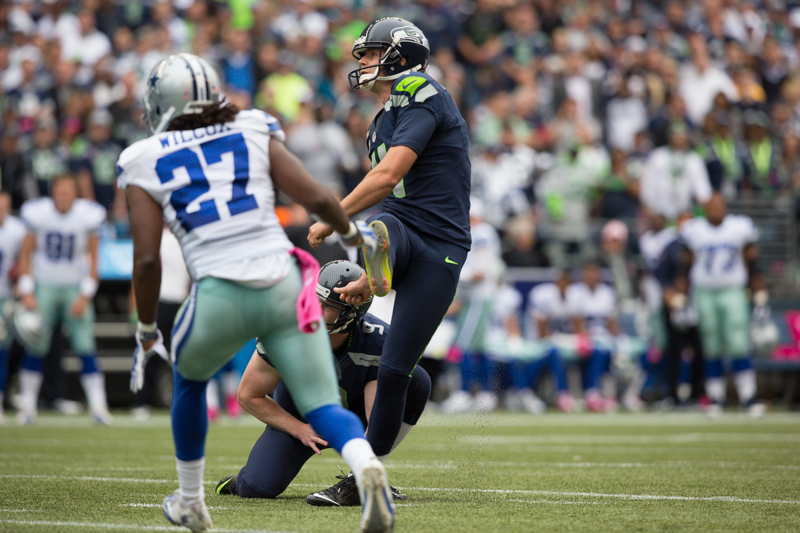 Seattle kicker Steven Hauschka completes a 33-yard field goal in the third quarter to put Seattle up 20-17.