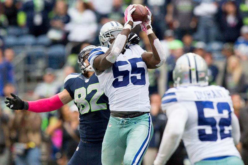 Dallas linebacker Ronaldo McClain intercepts a pass intended for Luke Willson with :42 remaining in the fourth quarter, ending the game.
