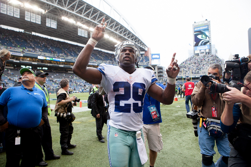 Dallas running back DeMarco Murrary exits the field after his team's 30-23 victory over the Seahawks in Seattle, WA.
