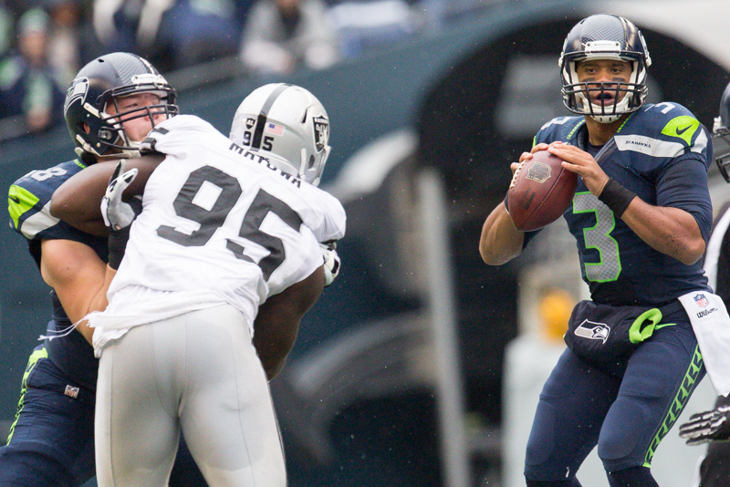 Russell Wilson looks for an open receiver in the first quarter.