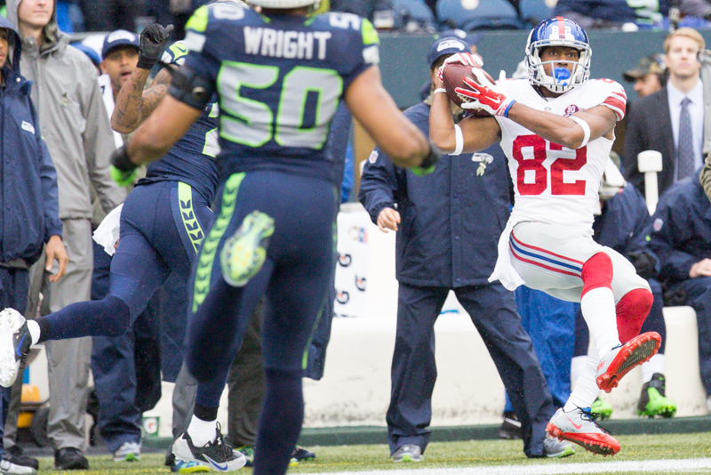 Giants receiver Rueben Randle makes an incomplete catch in the first quarter.