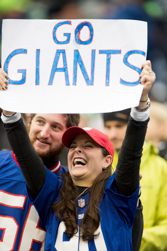 A Giants fan holds up a sign in support of her team in the second quarter.