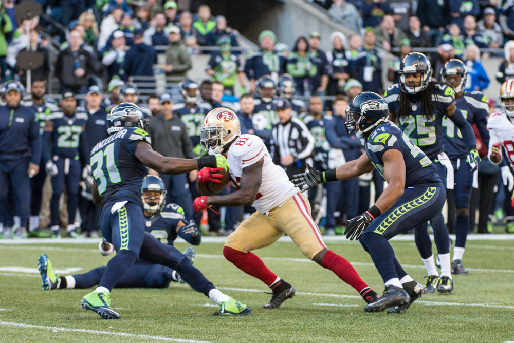 Anquan Boldin grabbed a pass for an 8 yard gain, one of only a few targets for the wide receiver.