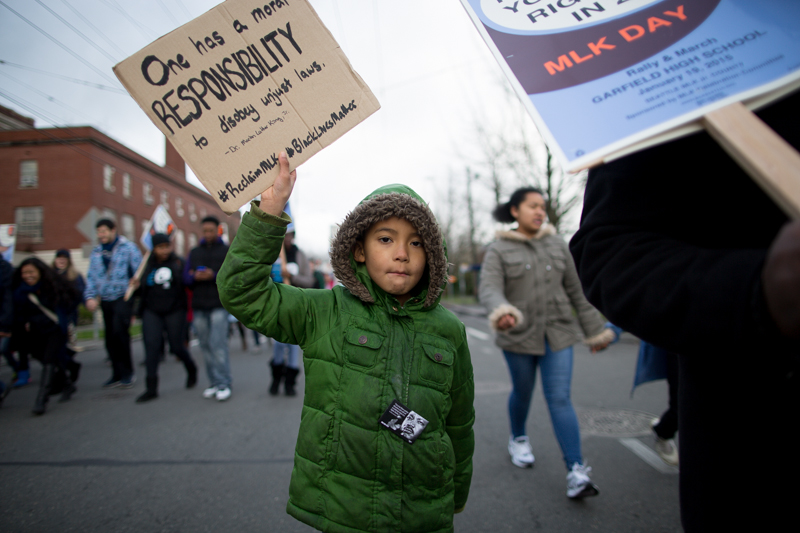  Photo by Jeremy Dwyer-Lindgren Thousands gathered peacefully in Seattle streets Monday both