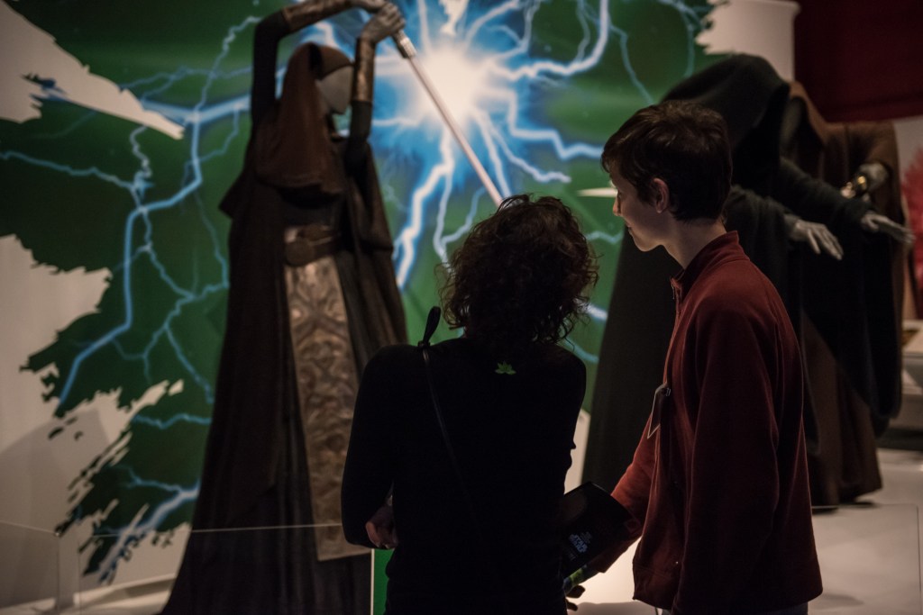 Interactive scenes let you activate lightsabers and sound effects.