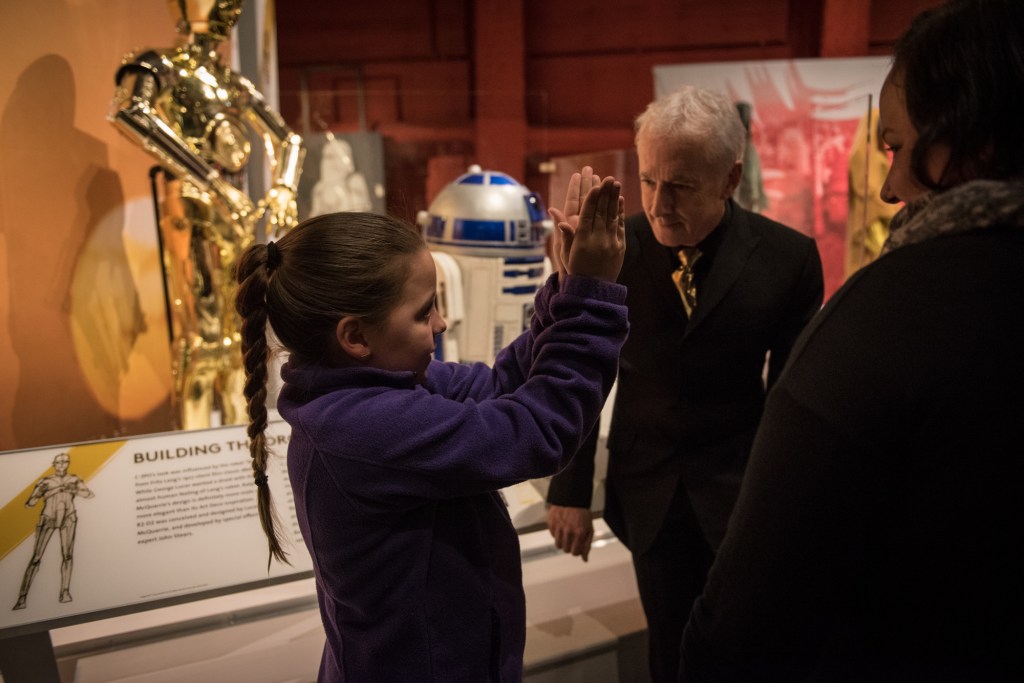 Anthony Daniels talks to one of his younger fans.