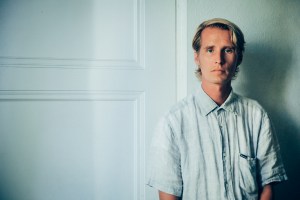 Tom Brosseau plays the Columbia City Theater tonight.