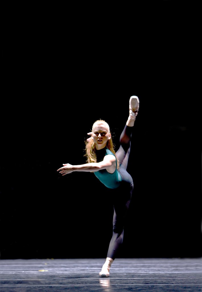 Carla Korbes in Forsythe’s In the Middle, Somewhat Elevated.Angela Sterling